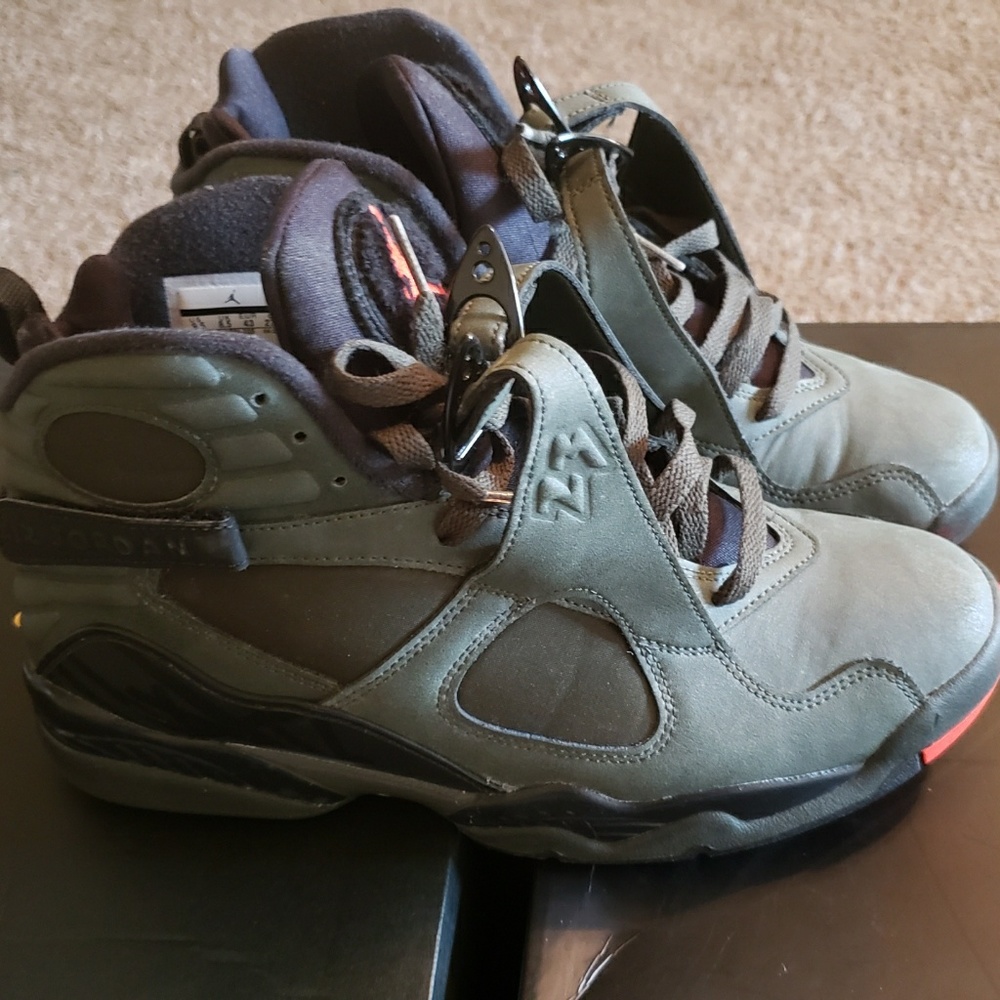Jordan 8 Take Flight Men Size 9.5